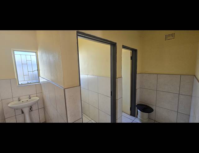 402M² OFFICE FOR SALE IN POLOKWANE CENTRAL